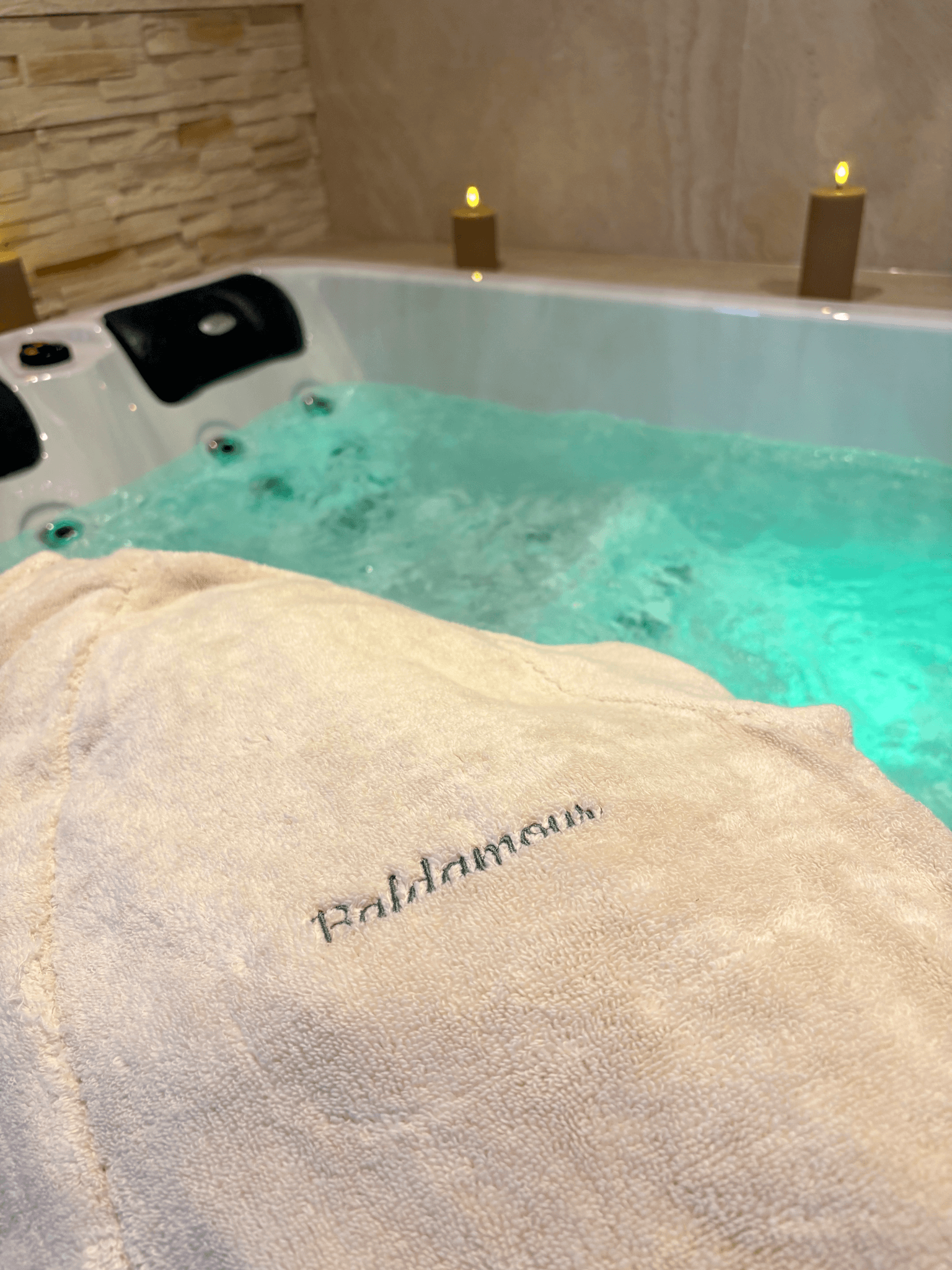 Baldamour Suite romantique couple Caen jacuzzi20
